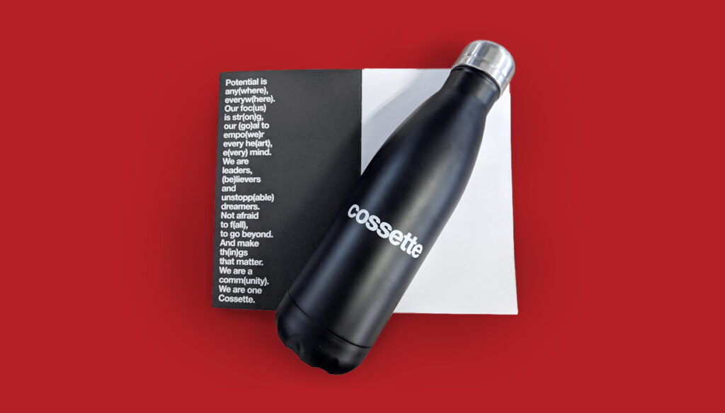 Bouteille d'eau promotionelle personnalisée pour l'entreprise Cosette.